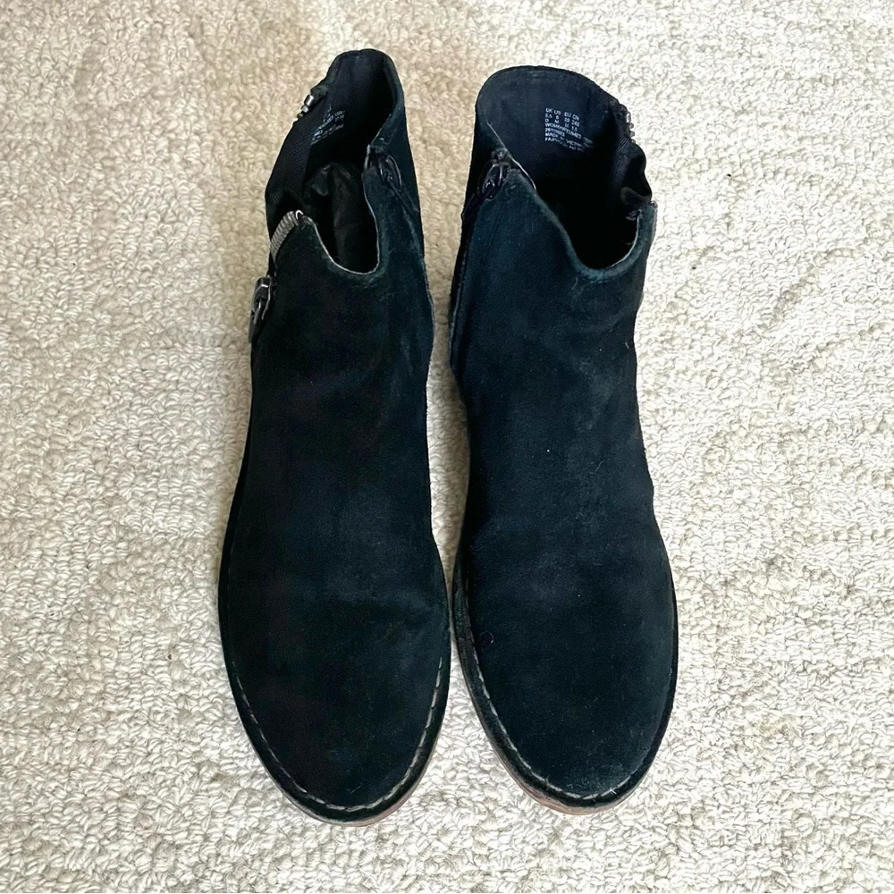 Clarks Black Suede Ankle Boots Side Zip Low Heel Size 8 - Picture 6 of 10